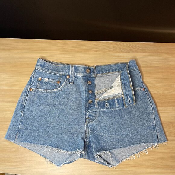 Levi 501® Original Fit High Rise Shorts - Picture 5 of 5